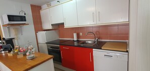 Private kitchen - Vrbo Property (Canfranc-Estación)