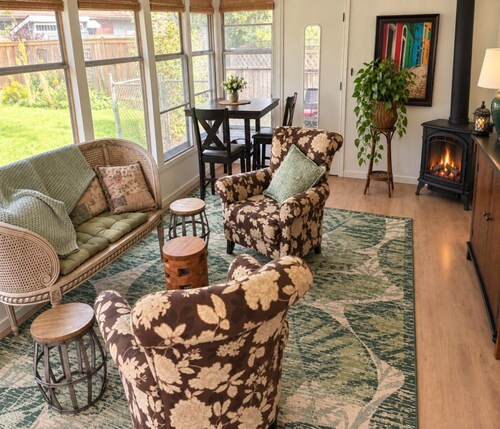 Peaceful, cozy, with room for 8,  Lilly's Pad is an ideal Brantford stay.