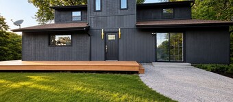 Modern 4-bedroom house  with Country Vibes.