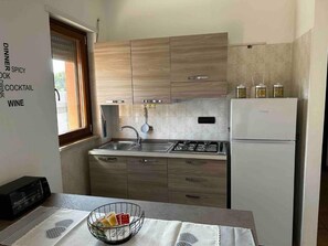 Private kitchen - Vrbo Property (Cosenza)