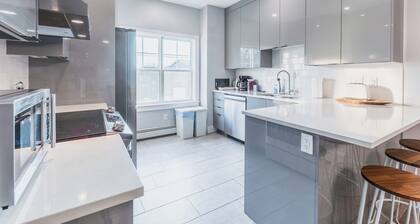 4-bedroom Townhouse With AC Close to downtown