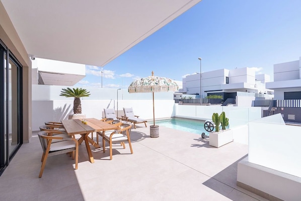 Outdoor dining - Vrbo Property (Dolores)