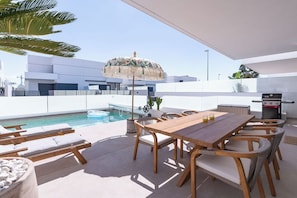 Outdoor dining - Vrbo Property (Dolores)