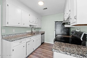 Private kitchen - Masters Rental!! 3-bedroom house in tranquil Augusta with cool AC breeze (Augusta)