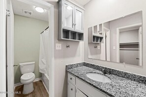Bathroom - Masters Rental!! 3-bedroom house in tranquil Augusta with cool AC breeze (Augusta)
