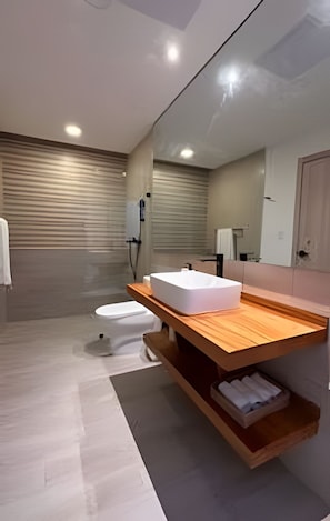 Căn hộ | Phòng tắm | Xà phòng, dầu gội, giấy vệ sinh 