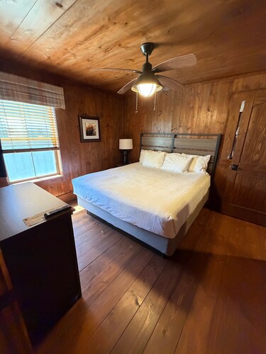 Cozy 2BR Cottage w/ Pool, Hot Tub & Game Room