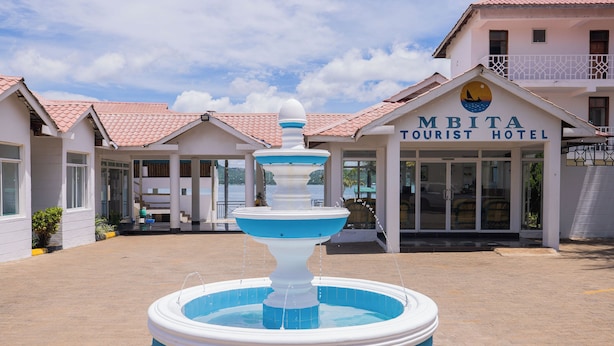 A fountain in front of MBITA TOURIST HOTEL. - Mbita Tourist Hotel (Mbita)