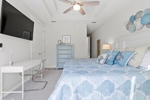 Room - The Salty Seahorse| Hot Tub & Backyard Oasis (Jacksonville Beach)