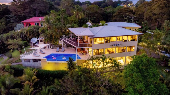 Exterior - Casa Mariposa - Pool, Wildlife & Jungle Yoga (Quepos)