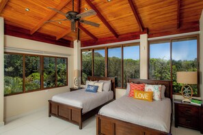 Room - Casa Mariposa - Pool, Wildlife & Jungle Yoga (Quepos)