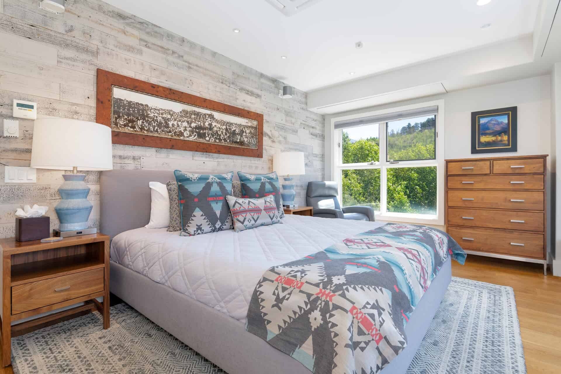 In-room safe, iron/ironing board, WiFi, bed sheets
