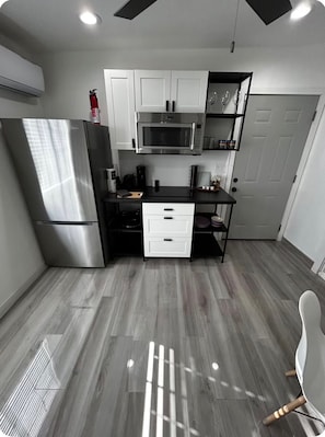 Private kitchen - Modern 1-bedroom private studio with AC (Las Vegas)