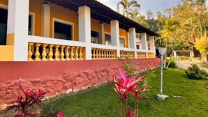 Ảnh chưa phân loại, 2 trong số 28 ảnh, nút