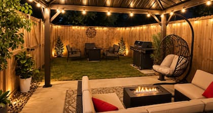 Dallas–McKinney Grand Group Retreat 10BR • 6BA • Games