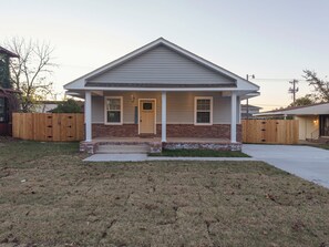Exterior - The Gathering Place on Lecta Ave (Fort Smith)