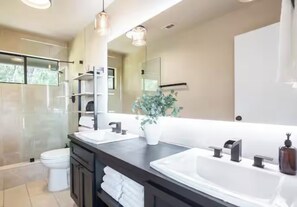 Bathroom - Barton Hills Zen Austin Retreat (Austin)