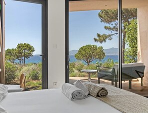 Room - Vrbo Property (Pietrosella)