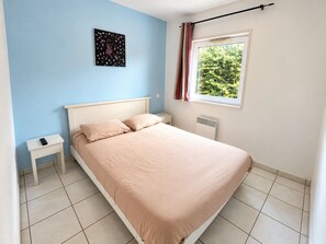 Unclassified image, 3 of 16, button - Villa for 6 people at Domaine des Grands Lacs – Pools & Lake (Parentis-en-Born)