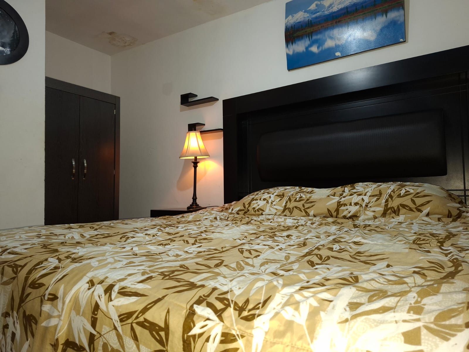 WiFi, bed sheets
