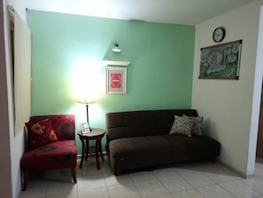 Living area - Comfortable and centrally located accommodations! Right in the heart of a major shopping district (Juárez)