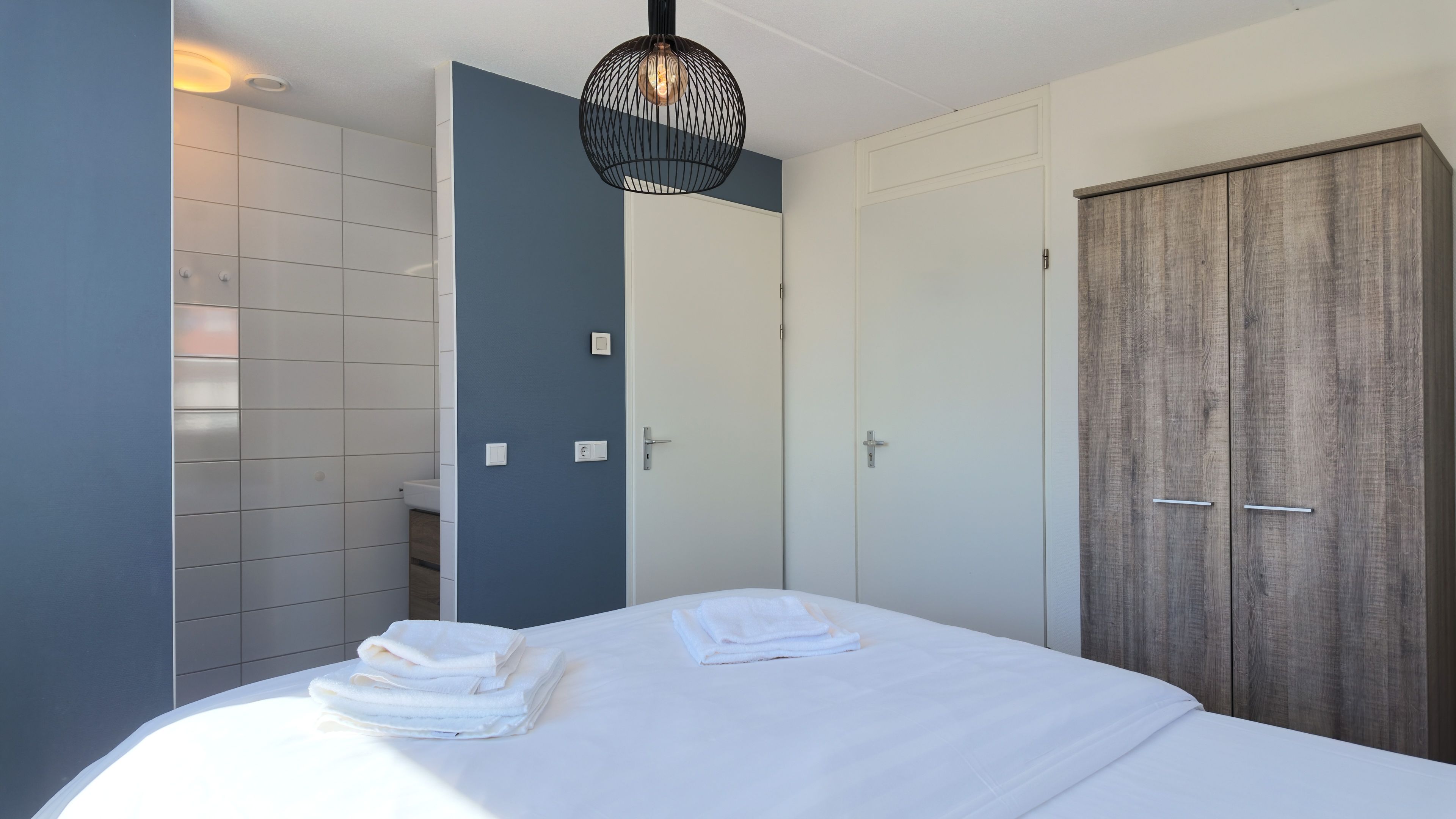 3 bedrooms, WiFi (free), bed sheets