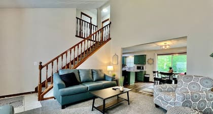 Convenient, super cozy townhouse in Liberty Twp.