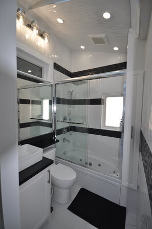 Bathroom - Sunset Views New Luxury Living 4 Bedroom Castle (Vancouver)