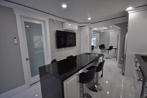 Dining - Sunset Views New Luxury Living 4 Bedroom Castle (Vancouver)