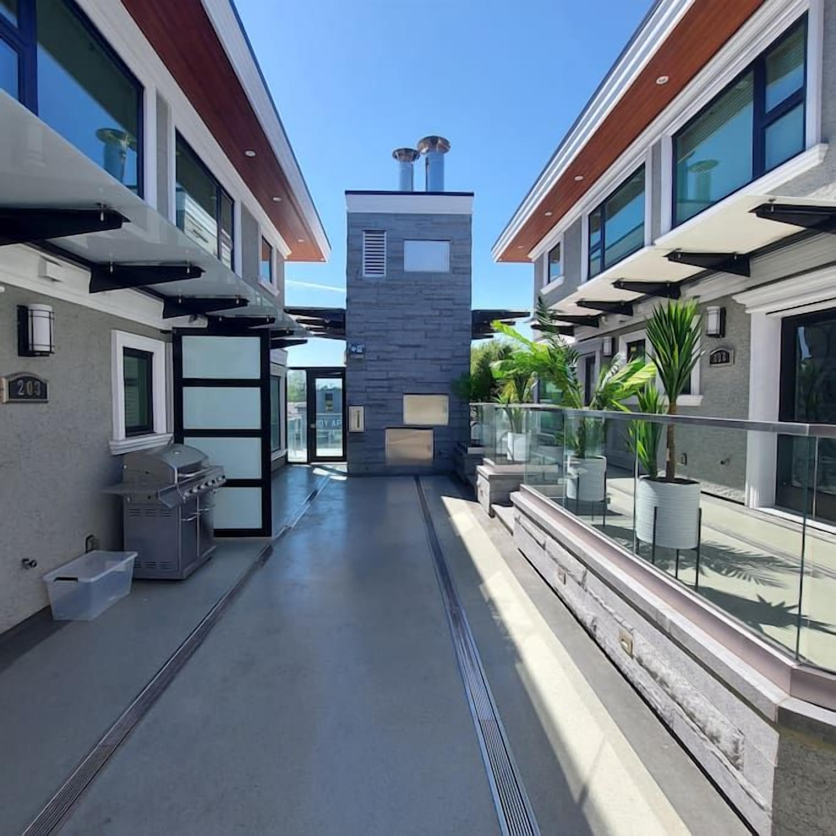 New Luxury 3 Bedroom Townhouse