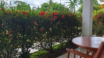 Standard Quadruple Room, Balcony, Courtyard View | Outdoor dining
