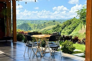 Outdoor dining - Mountain Villa with Heated Pool La vega-Bayacanes-Jarabacoa (Bayacanes)