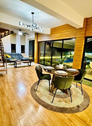 Outdoor dining - Mountain Villa with Heated Pool La vega-Bayacanes-Jarabacoa (Bayacanes)