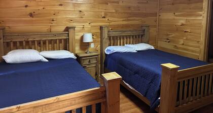 Cozy Cabin #1 Near Lake Merrisach in Tichnor AR
