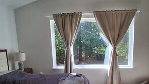 Room - Lakefront • Near Mason General Hospital (Shelton)