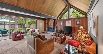 Vintage Graeagle Cottage in the Heart of Graeagle Meadows