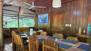 Dining - Costa Rican Country Style house in adorable Sámara Beach with cool AC breeze (Sámara)