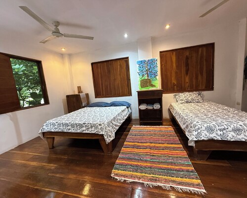 Costa Rican Country Style house in adorable Sámara Beach with cool AC breeze