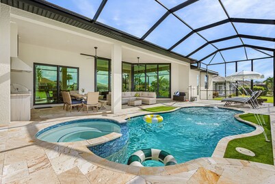Lux Canal Front Home/ Heated Saltwater Pool&Spa/ Minutes to Boca Grande Beaches