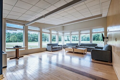 Wonderful 3-bedroom suite in welcoming Unity perfect for the Fair!