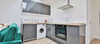 1BR Cardiff Annexe with Private Garden