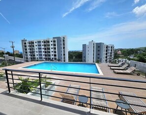 Infinity pool - Elegant, ultra modern 1-bedroom studio apartment with AC in tranquil Ocho Rios (Ocho Rios)