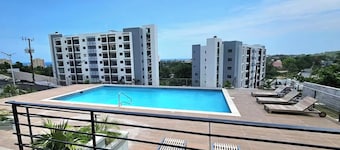 Elegant, ultra modern 1-bedroom studio apartment with AC in tranquil Ocho Rios