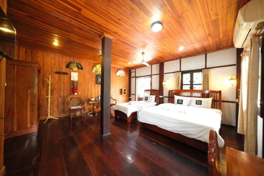 Family Room, Balcony, City View