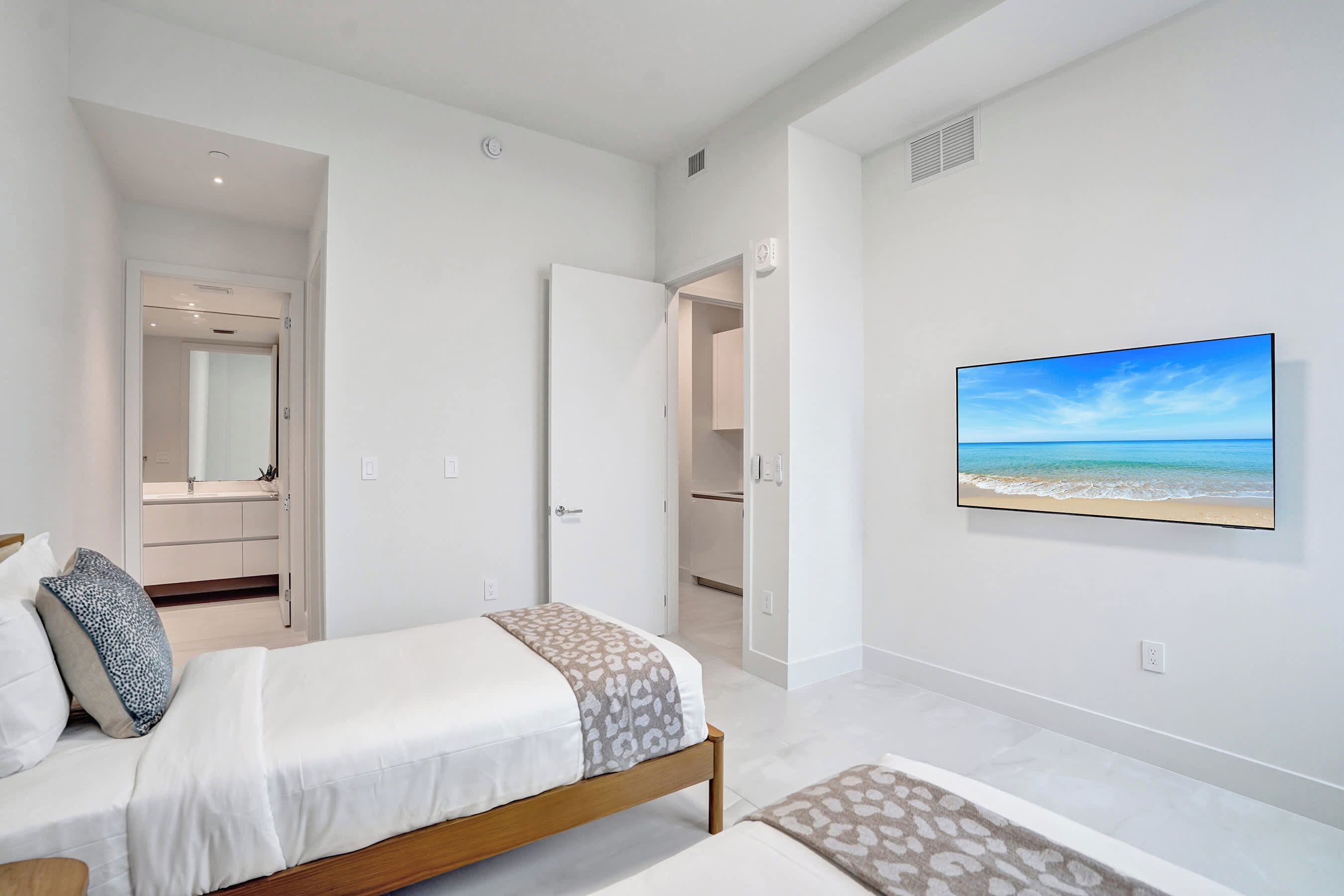 Iron/ironing board, travel crib, WiFi, bed sheets