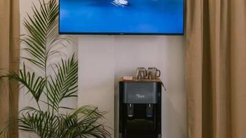 Deluxe Double Room, Garden View | In-room safe, WiFi (free)