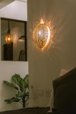 Ảnh chưa phân loại, 2 trong số 24 ảnh, nút