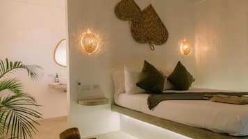 Deluxe Double Room | In-room safe, WiFi (free)