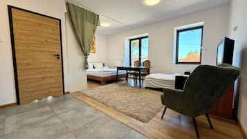 Iron/ironing board, WiFi, bed sheets