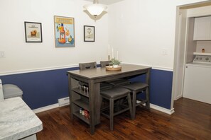 Dining - Serene 2-bedroom townhome with AC in charming Troy near RPI (Troy)